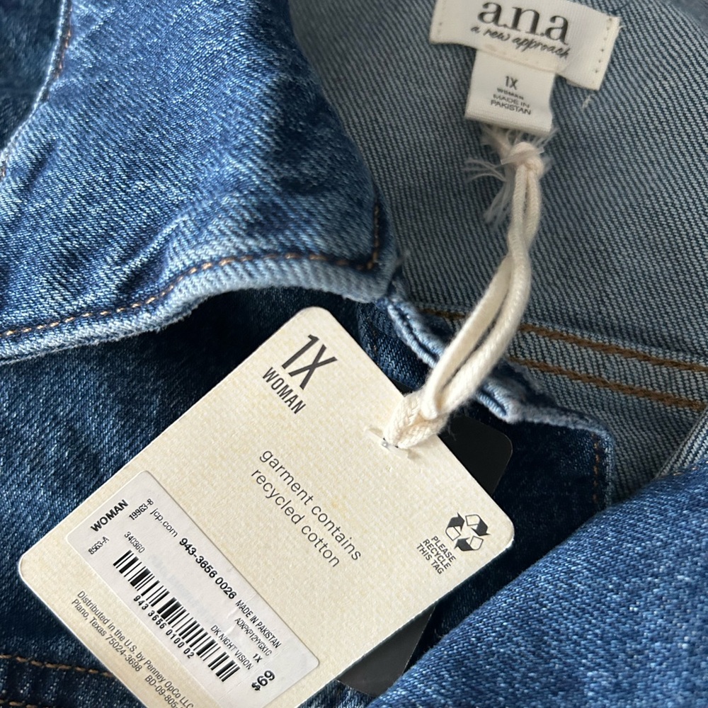 Women’s Blue Denim Jacket - Picture 3 of 6